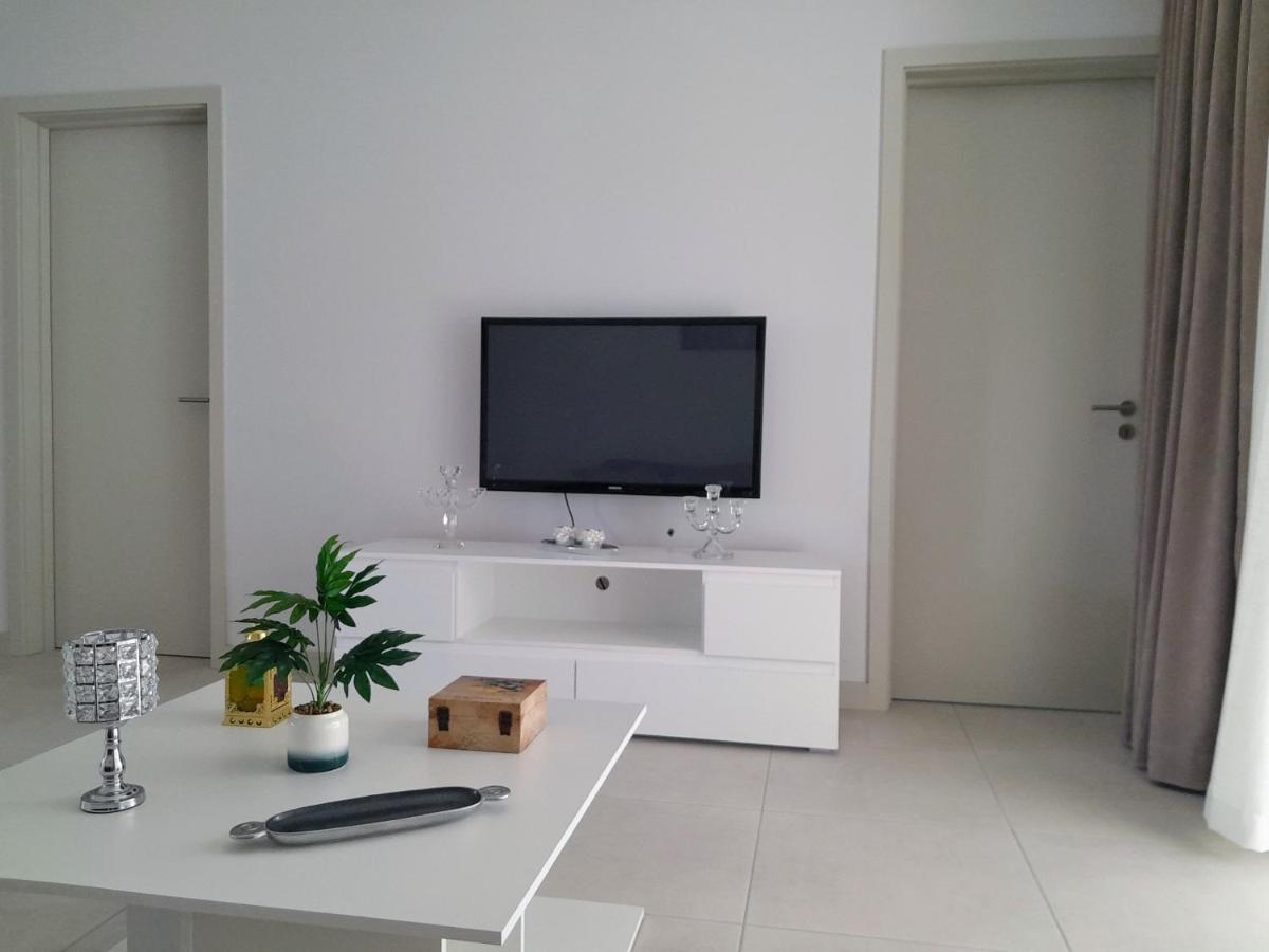 Appt Neuf De 2Ch Ds Residence Avec Piscine, Route Cotiere Grand Bay Ngoại thất bức ảnh